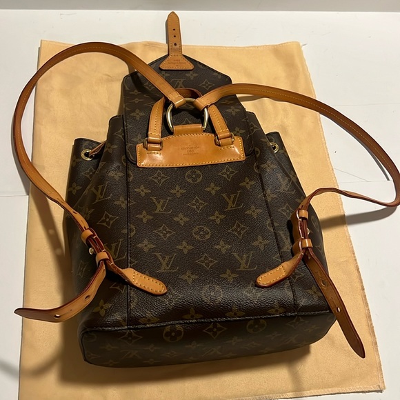 Louis Vuitton backpack - Picture 8 of 13